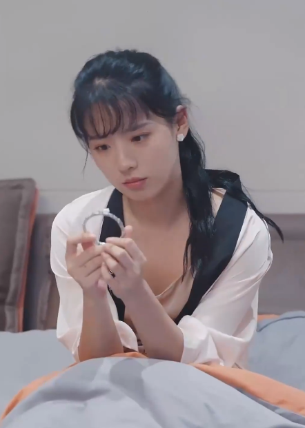 热门短剧资源：女儿受辱我怒闯前妻婚礼（85集）伍昕宇